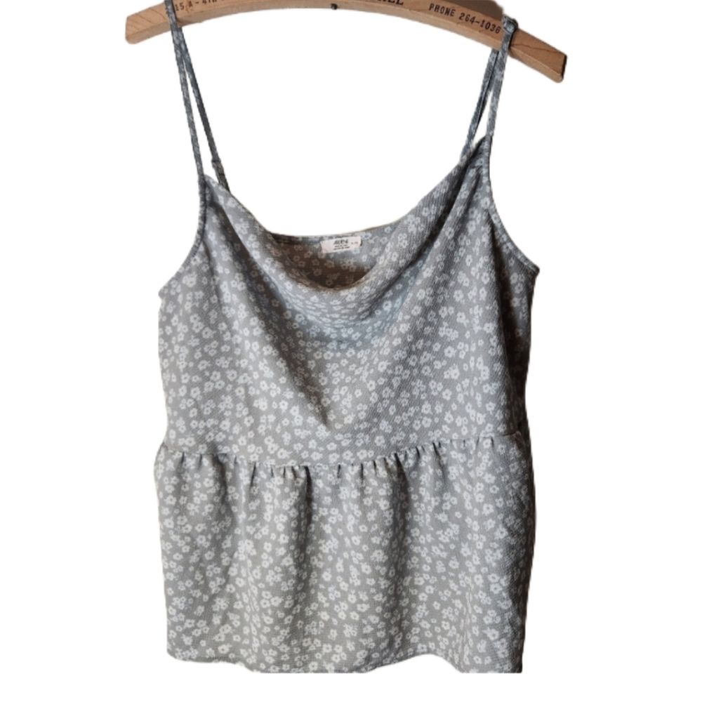 Floral XL Gray/sage Spaghetti Strap Top‎